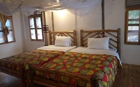 Tembo Safari Lodge